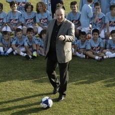 Napoli Ingatkan Benitez pada Liverpool