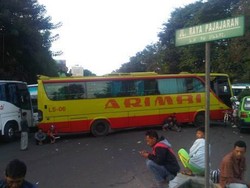 Tak Hiraukan Imbauan Polisi, Sopir Masih Blokir Gerbang Tol Jagorawi