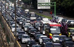 Ada Perbaikan Jalan di KM 47, Tol Cikampek Arah Jakarta Macet 7 Km