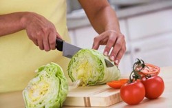 Agar Nutrisi Terjaga, Cuci Buah dan Sayur dengan Cara Ini