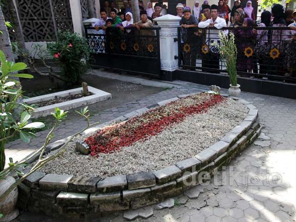 Ribuan Peziarah Padati Makam Gus Dur