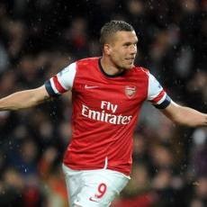 Arsenal Bakal Kedatangan Striker Top, Podolski Siap Bertarung