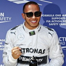 Raih Pole, Hamilton Berterima Kasih kepada Timnya