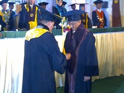 Doktor Honoris Causa untuk Dahlan dan Cerita Drop Out yang Bikin Ketawa