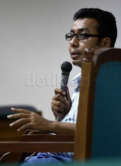 Sedang di Luar Kota, Ahmad Zaky Batal Diperiksa KPK