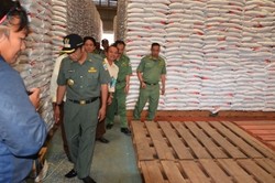 Temukan Raskin Hitam dan Bau, Bupati Garut Marah dan Ancam Segel Gudang