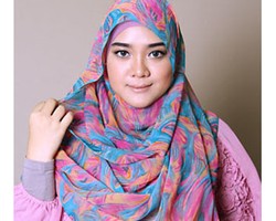 Tips Hijab yang Simpel Tapi Stylish untuk Berpergian dan Bekerja