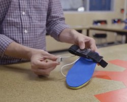 Isi Baterai Ponsel Cukup dengan Berlari