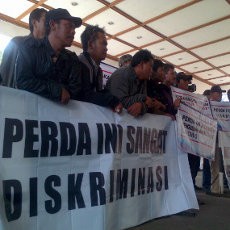 Protes Perda Usia Kendaraan, Pengusaha Bus Geruduk DPRD Bandung