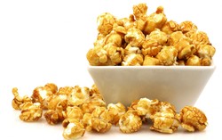 Konsumsi Popcorn dan Soda Berlebihan Sebabkan Nafas Tak Sedap