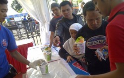 Ribuan Warga Bandung Sarapan Bersama di Lapangan Gasibu