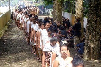 Ratusan Penganut Kejawen Unggahan di Makam Bonokeling