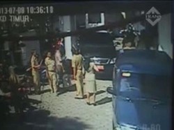 Detik-detik Gempa 5,9 SR di Blitar Terekam CCTV