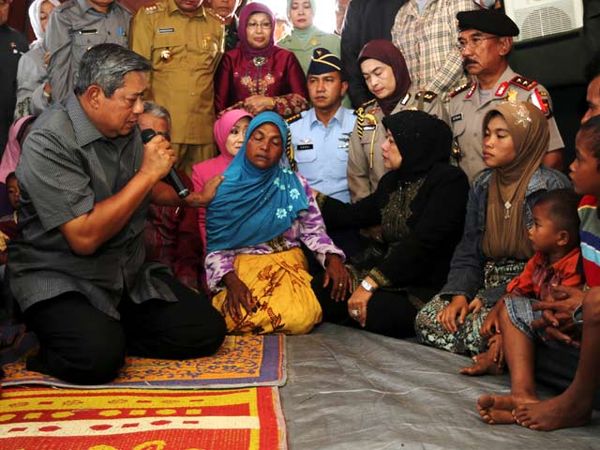 Presiden SBY Kunjungi Korban Gempa Aceh