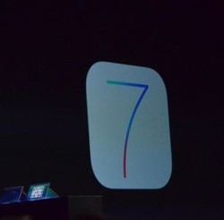 iOS 7 Lebih Menarik, Anda Setuju?