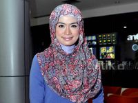 Gaya Yulia Rachman Berhijab