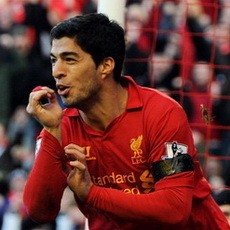 Dikaitkan dengan Arsenal dan Chelsea, Suarez Tersanjung