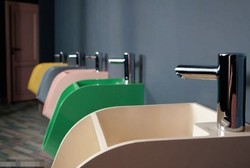 Toilet Ini Dibuat Karena 15 Persen Pria Malas Cuci Tangan Setelah Pipis