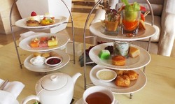The Bar: Nikmatnya Sajian Afternoon Tea Tanpa Batas Khas Mulia