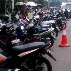 Jokowi: Tarif Parkir Naik untuk Batasi Kendaraan Pribadi