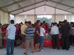  Yuk! Belanja Bazar Ramadan di Monas