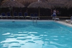 Parah! Kolam Renang Hotel Dijadikan Toilet