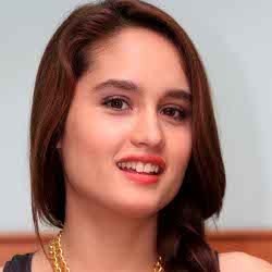 Cinta Laura Ungkap Perbedaan Puasa di New York dan Jakarta