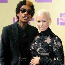 Wiz Khalifa Resmi Nikahi Amber Rose