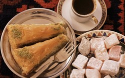 Legit Gurih Lokum dan Baklava, Sajian Buka dari Turki