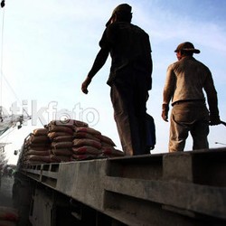 Pemerintah dan DPR Berdebat Soal Jumlah Pekerja Miskin Penerima Jaminan Kesehatan