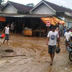 847 KK Terkena Banjir, Relawan Buka Dapur Umum Bagi 1.881 Jiwa