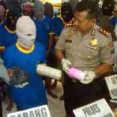 Dua Pembuat dan Pengedar Mercon Dibekuk