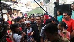 Puasa Pertama, Jokowi Blusukan ke Lokasi Bekas Kebakaran di Kemayoran 