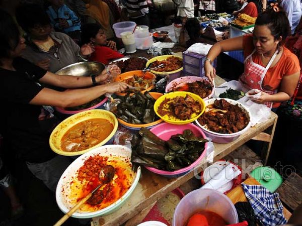 Berburu Takjil di Pasar Benhil