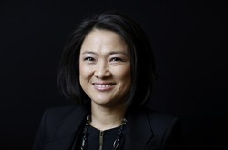 Anak Minta Uang Tambahan, Wanita Terkaya Ini Malah Menyuruh Kerja di Restoran 