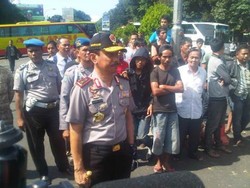 Demonstran Blokir Tol Cikampek, Kapolda Jabar Turun Tangan