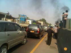 Aksi Blokir Bubar, Lalin Arah Jakarta Masih Macet Hingga 12 Km