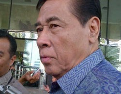 Muladi Tawarkan Bantuan Hukum Golkar untuk Rusli Zainal 