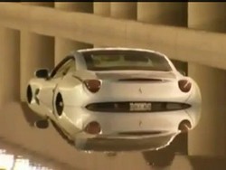 Begini Jadinya Kalau Ferrari California Terendam Banjir