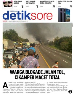 WARGA BLOKADE JALAN TOL, CIKAMPEK MACET TOTAL 
