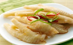 Polisi China Temukan Kaki Ayam Berumur 46 Tahun Dijual di Pasaran