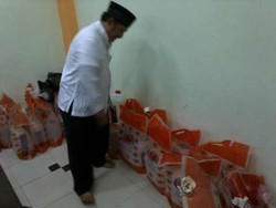 Takjil Spesial Masjid Agung Semarang, 1.500 Liter Air Zamzam Dibagikan