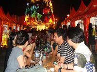 Buka Puasa Bersama di Bawah Pohon Natal