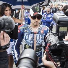 Lorenzo Ditargetkan Naik Podium