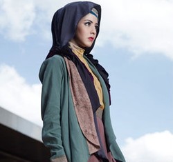 Risty Tagor Sibuk Berbisnis Fashion dan Event Organizer Setelah Pakai Jilbab