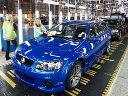 Holden Coba Minta Uang pada Pemerintah Aussie