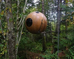 Menginap dalam Bola Mata Raksasa di Hutan Kanada