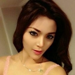 Ananda Gurciani Hanya Menangis Begitu Tahu Dirinya Cuma Selingkuhan