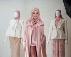 Desainer Ria Miranda Mulai Bisnis Fashion dengan Jual Baju Muslim Lewat BBM