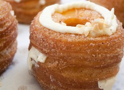 Jadilah Orang Pertama di Jakarta yang Mencicipi Cronut Hangat!